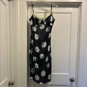 Pretty Damage Black & White Women’s Daisy Pattern Slip Dress - Size Large, NWT